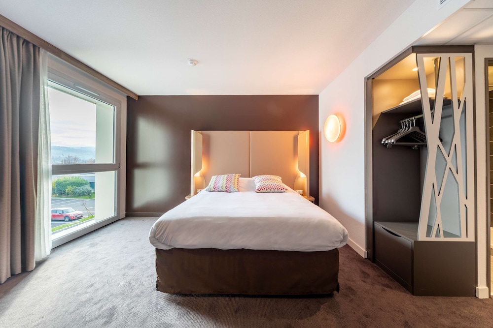 Standard Room, Multiple Beds - Photo 5