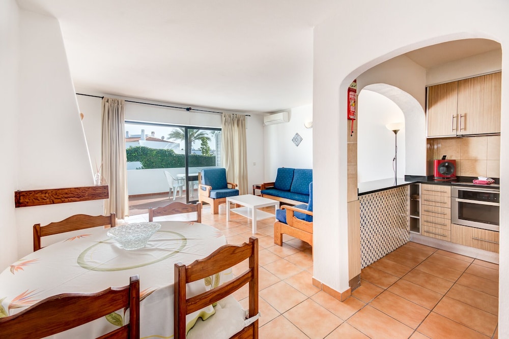 Standard Apartment, 2 Bedrooms, Pool View