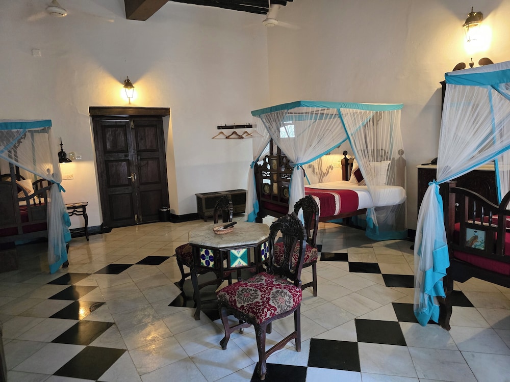 Standard Triple Room, City View