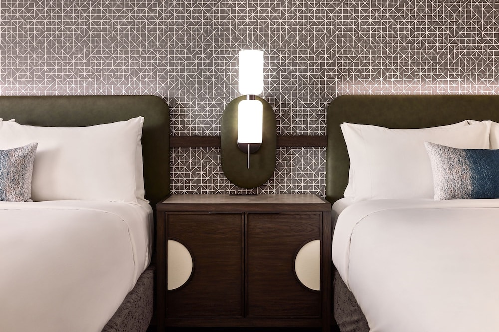 Room, 2 Queen Beds - Photo 1