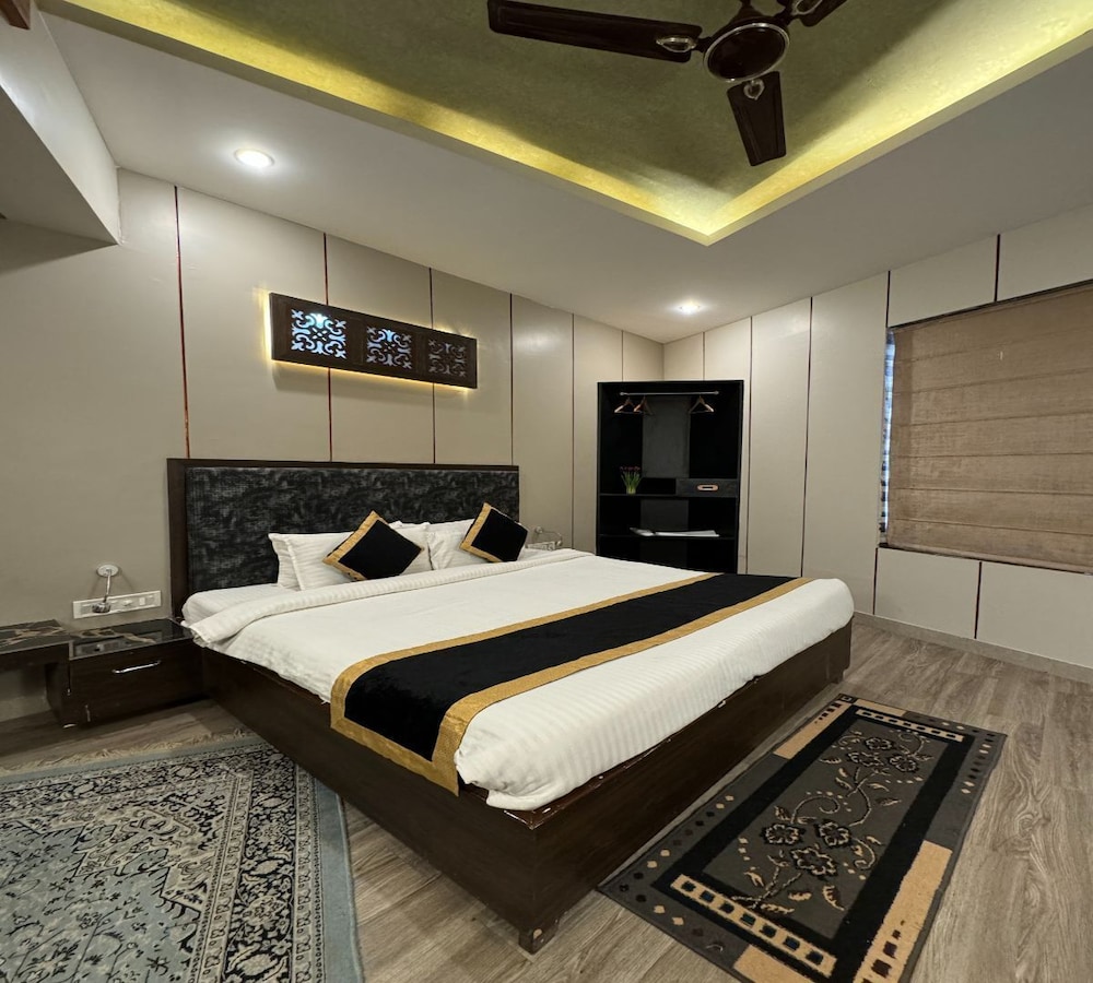 Premium Room - Photo 7