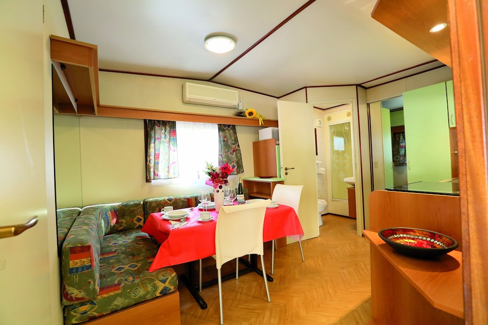 Elite Mobile Home (Maxi Caravan) photo 1
