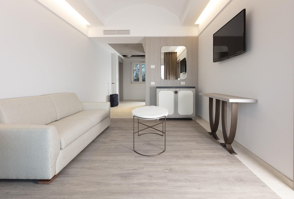 Junior Suite - Photo 9