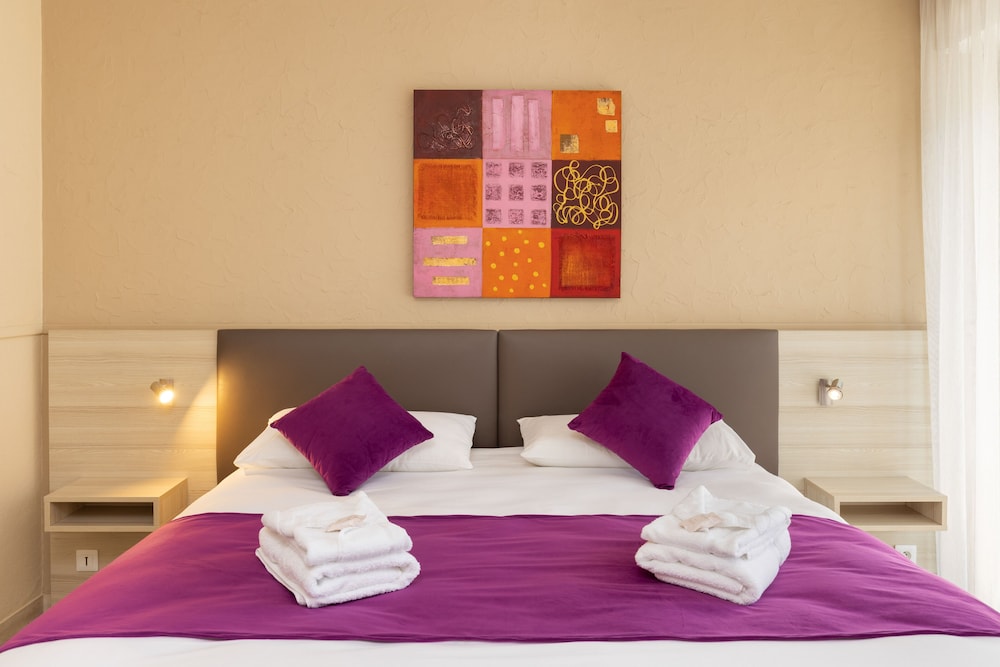 Double or Twin Room photo 3
