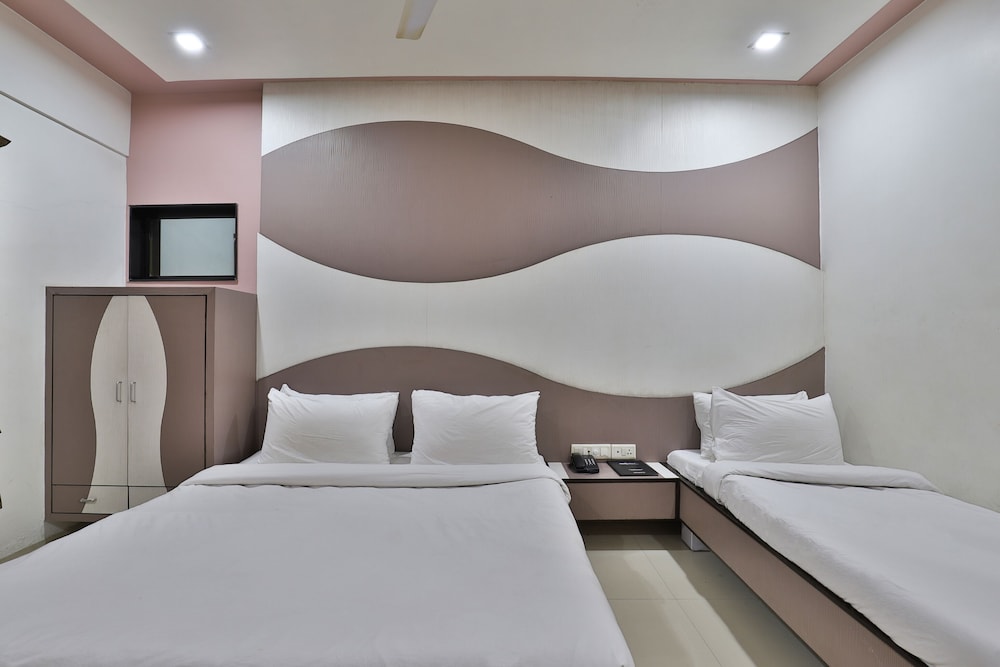Royal Room - Photo 5
