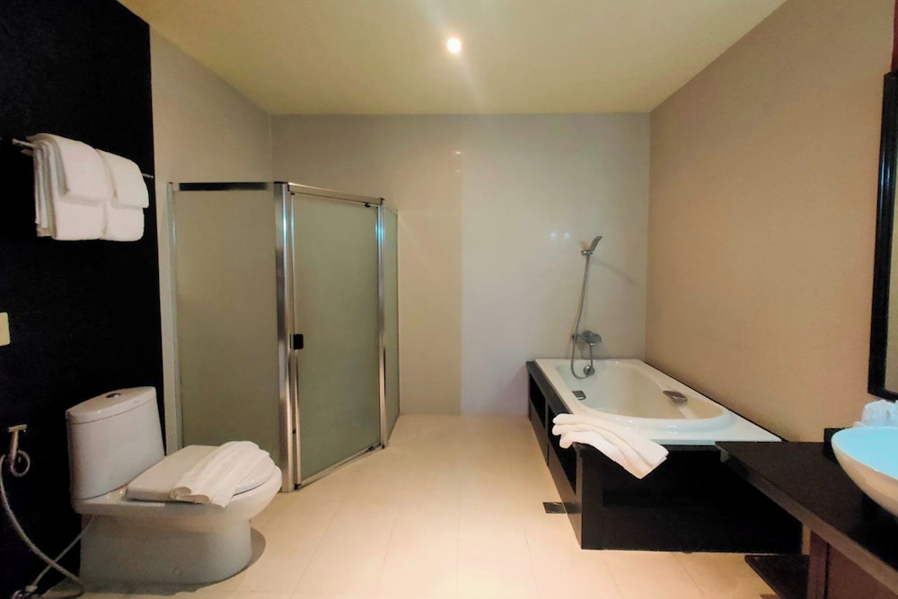Honeymoon Studio Suite photo 2