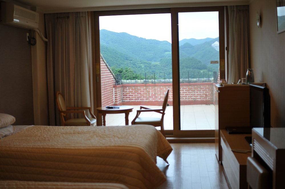 Twin Room, Mountain View photo 2