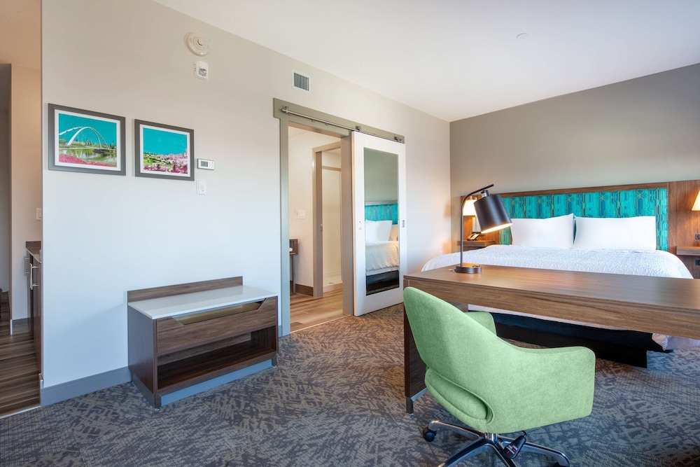 Suite, 1 King Bed, Non Smoking - Photo 1