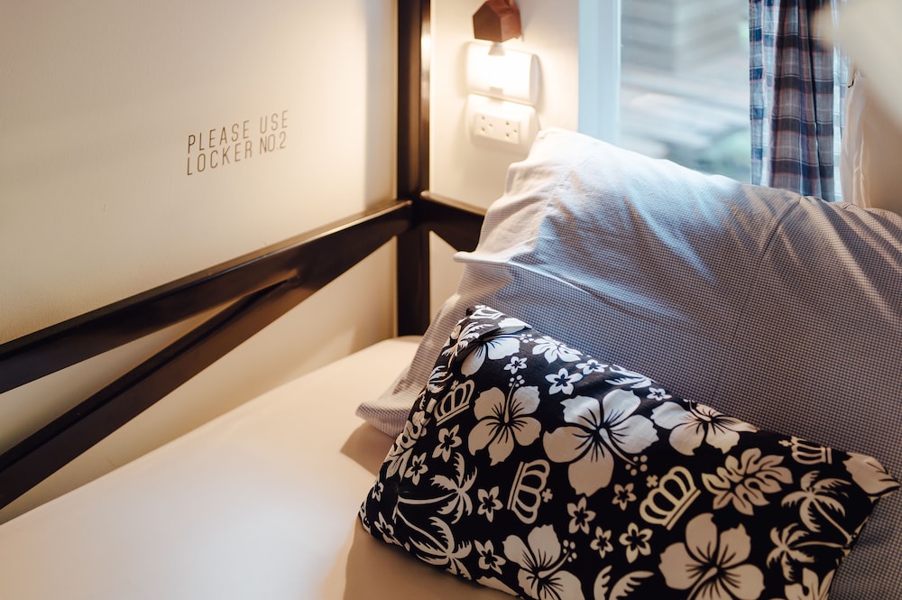 Bed in 6-Bed Dormitory Room (Female)