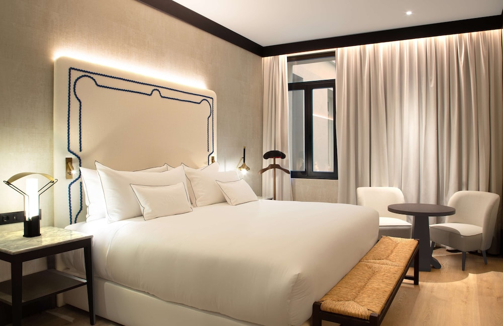 Room, 1 King Bed, Accessible (Roll-In Shower - Kng Accessible Puris)