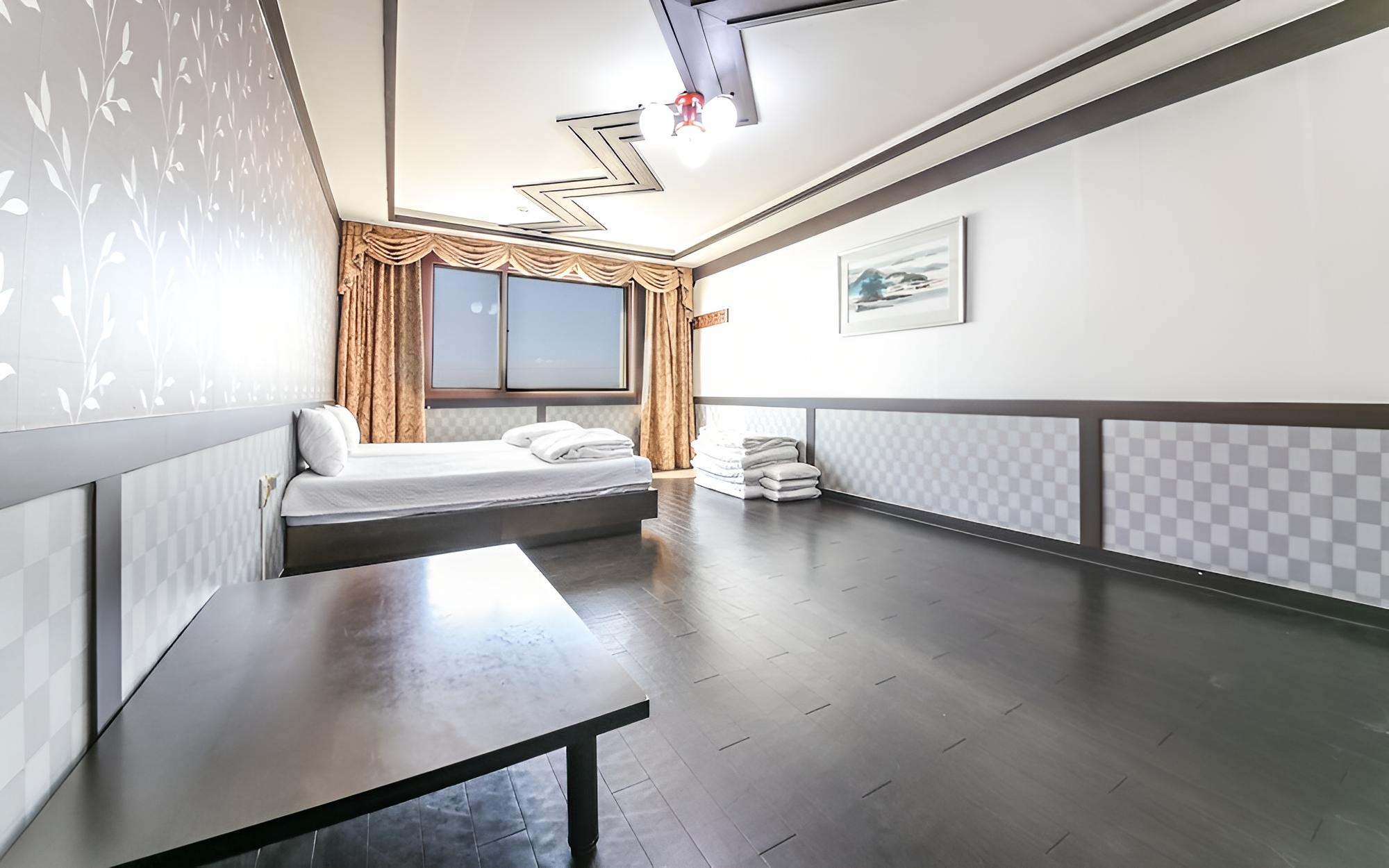 Room (Grand-Ondol) - Photo 4