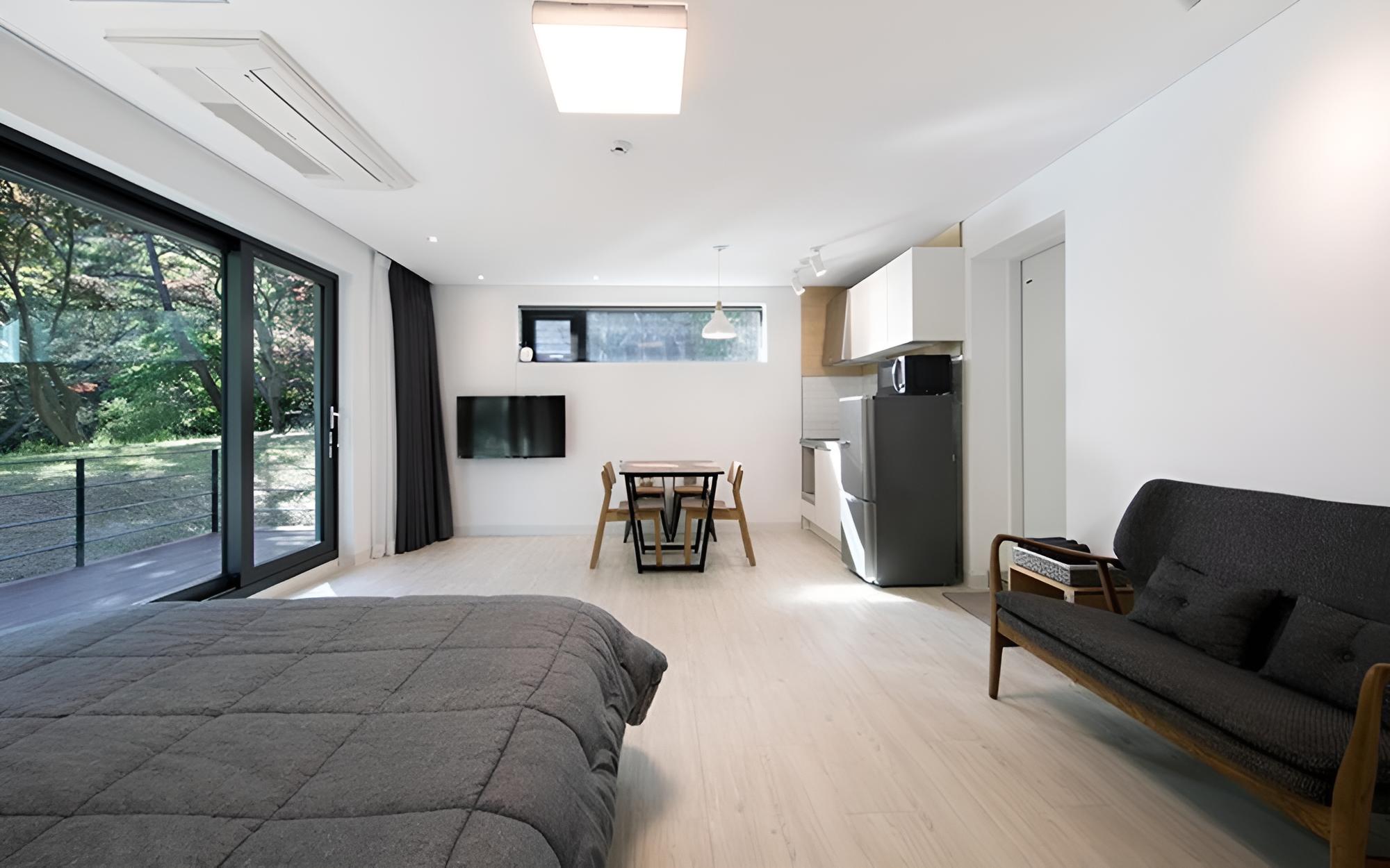 Room (101) photo 2