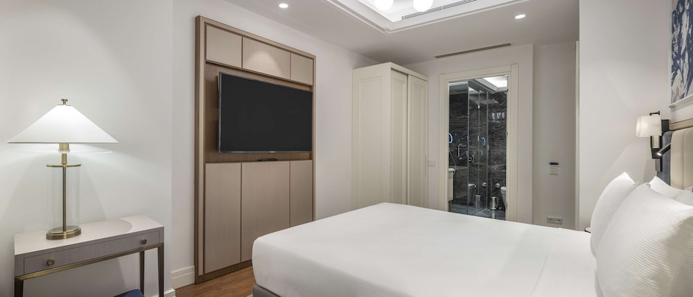Family Room, 2 Bedrooms, Terrace thumbnail 6