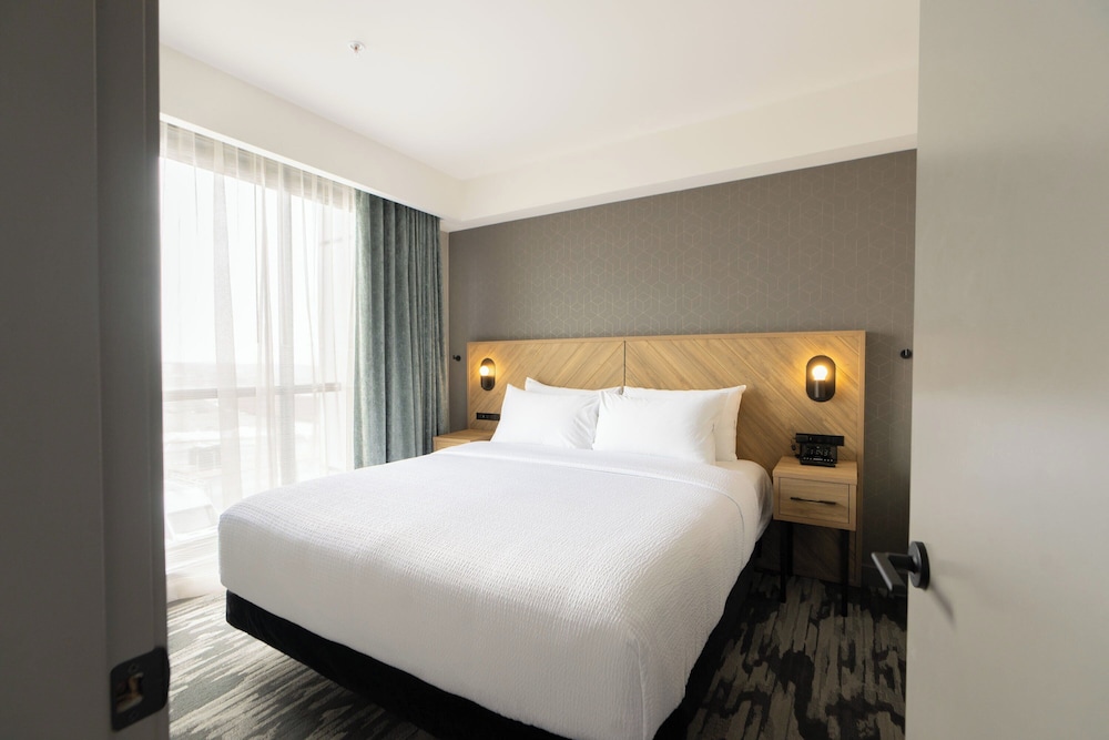 Grand Suite, Kitchen (1 King bed, Sofa Bed)
