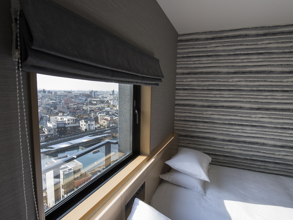 Standard Twin Room - Photo 5