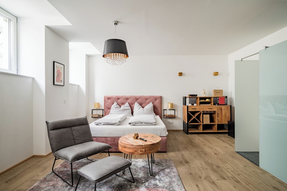 Comfort Loft, Courtyard View
