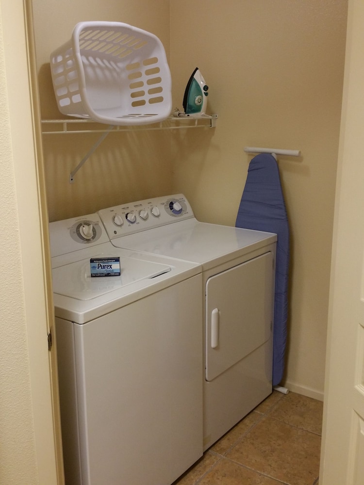 Deluxe Apartment, 2 Bedrooms - Photo 8