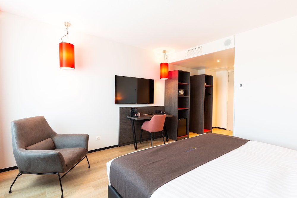 Junior Double Room, 1 King Bed photo 2