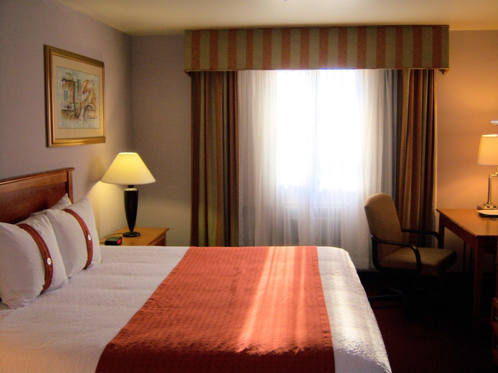Standard Room, 1 King Bed photo 1