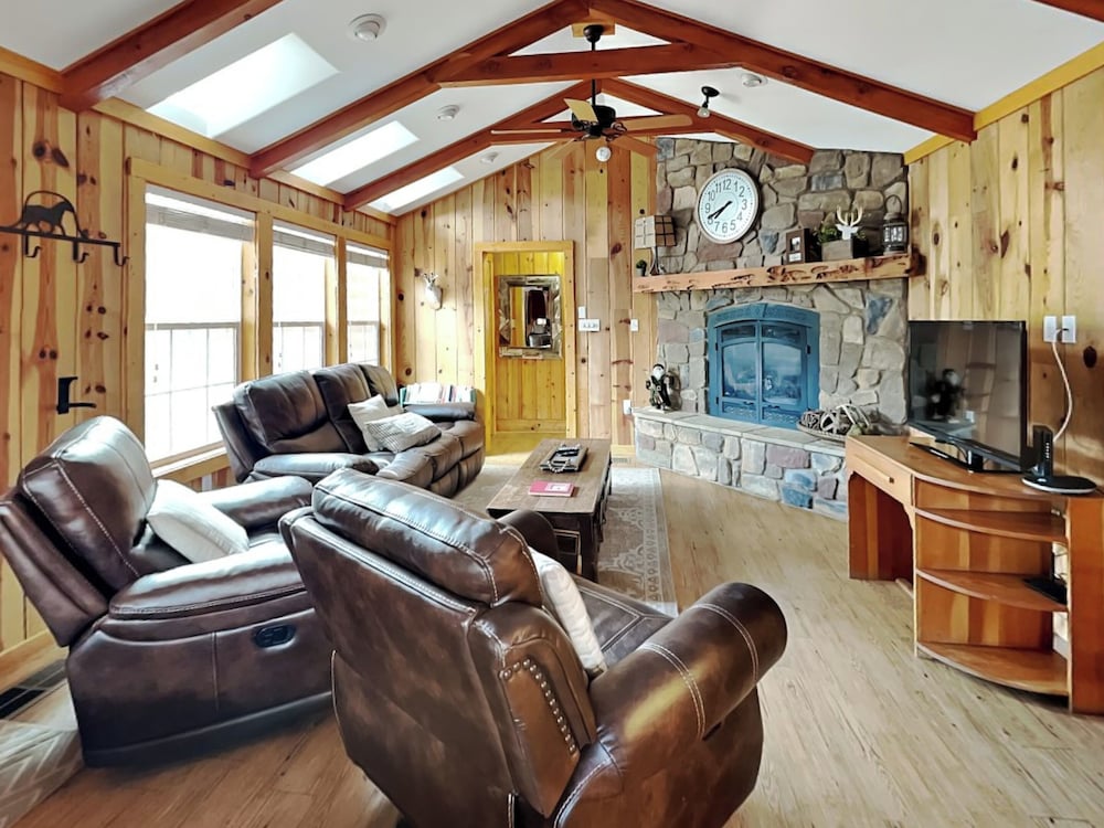 House (4 Bedrooms)