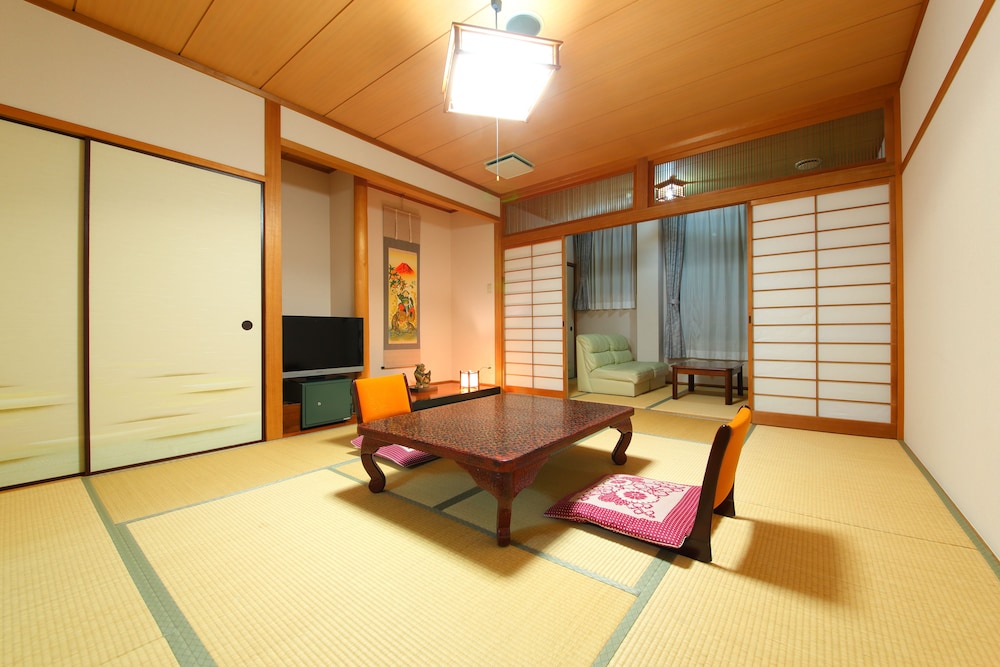 Japanese Style Room, Smoking photo 3