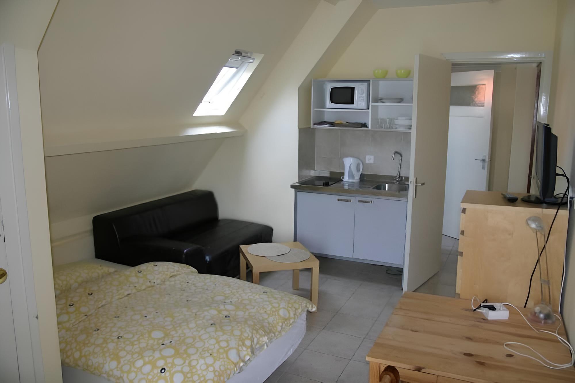 Basic Double Room photo 3