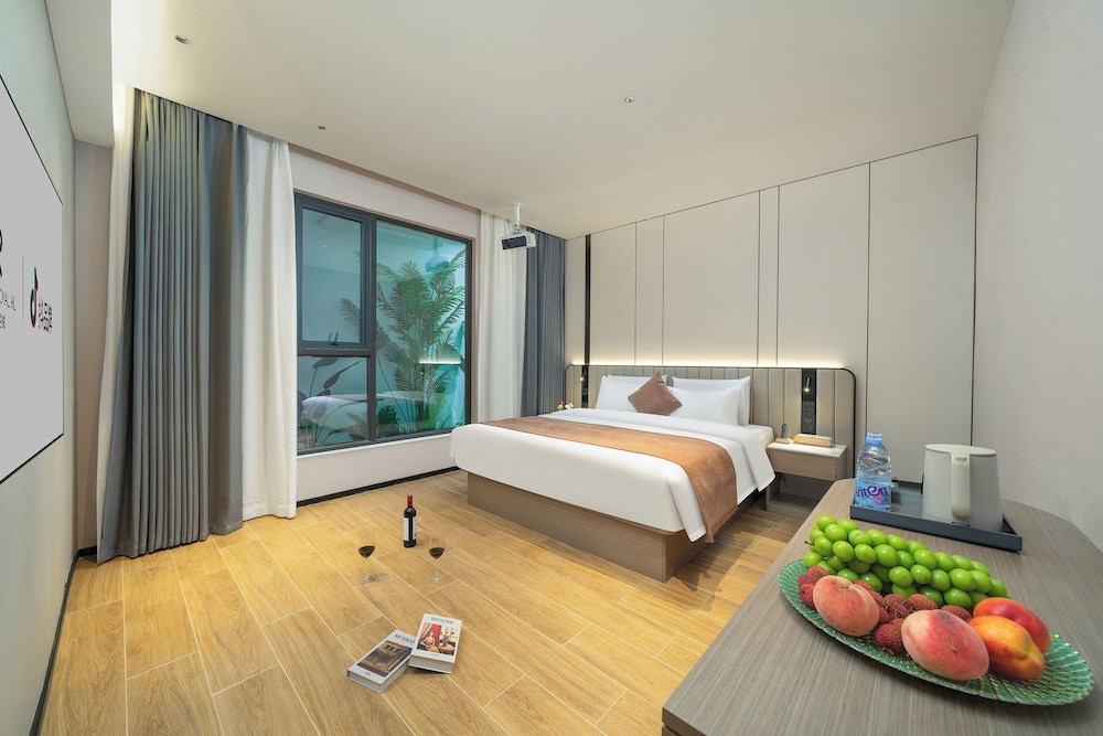 Superior Double Room, 1 King Bed, Non Smoking, Housekeeping