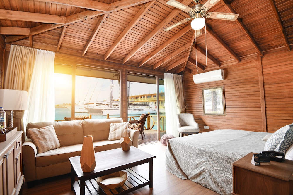 Tree House, Marina View photo 1