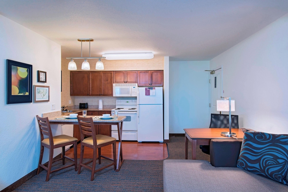 Suite, 1 Bedroom - Photo 4