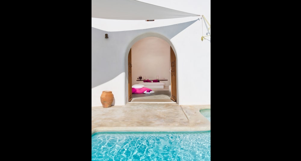 New Perivolas Suite photo 3