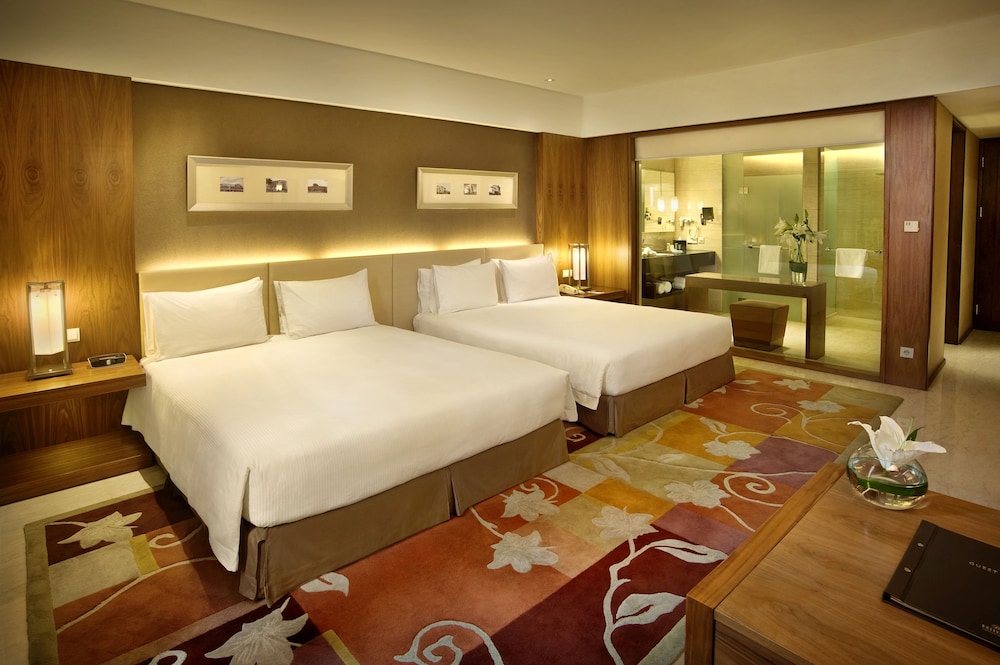 Queen Hilton, Classic Room, 2 Queen Beds - Photo 2