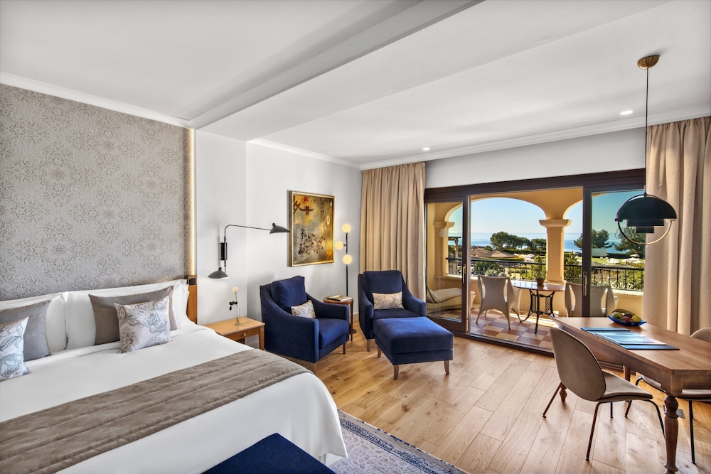 Junior Suite Main Building, 1 King Bed, Seafront