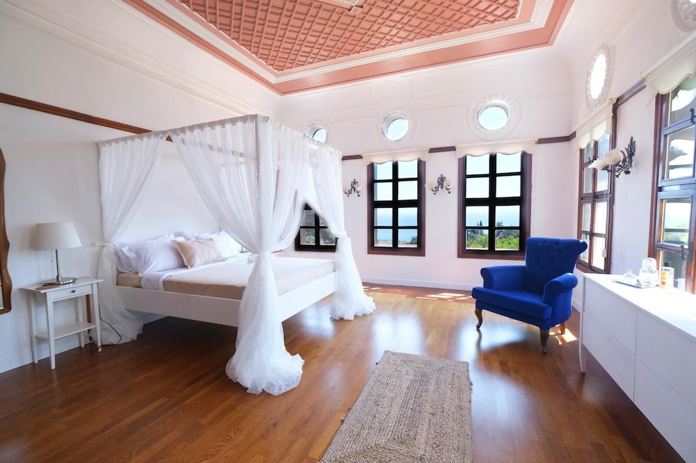 Deluxe Suite, Sea View