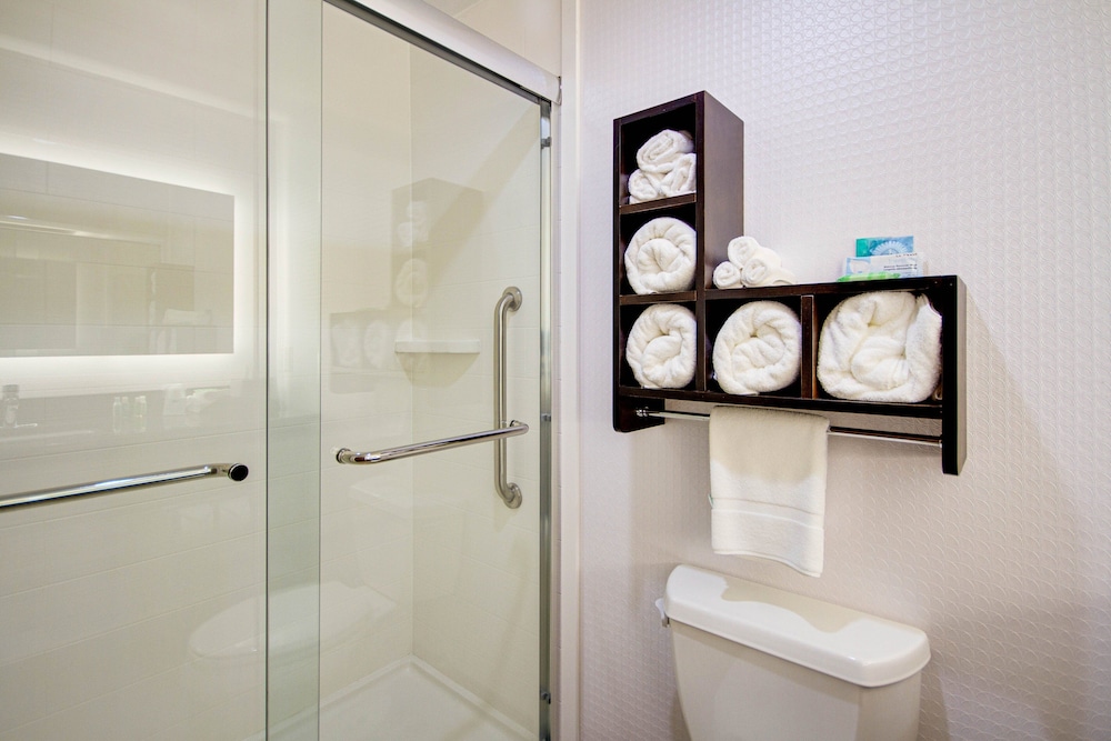 Standard Room, Multiple Beds - Photo 2
