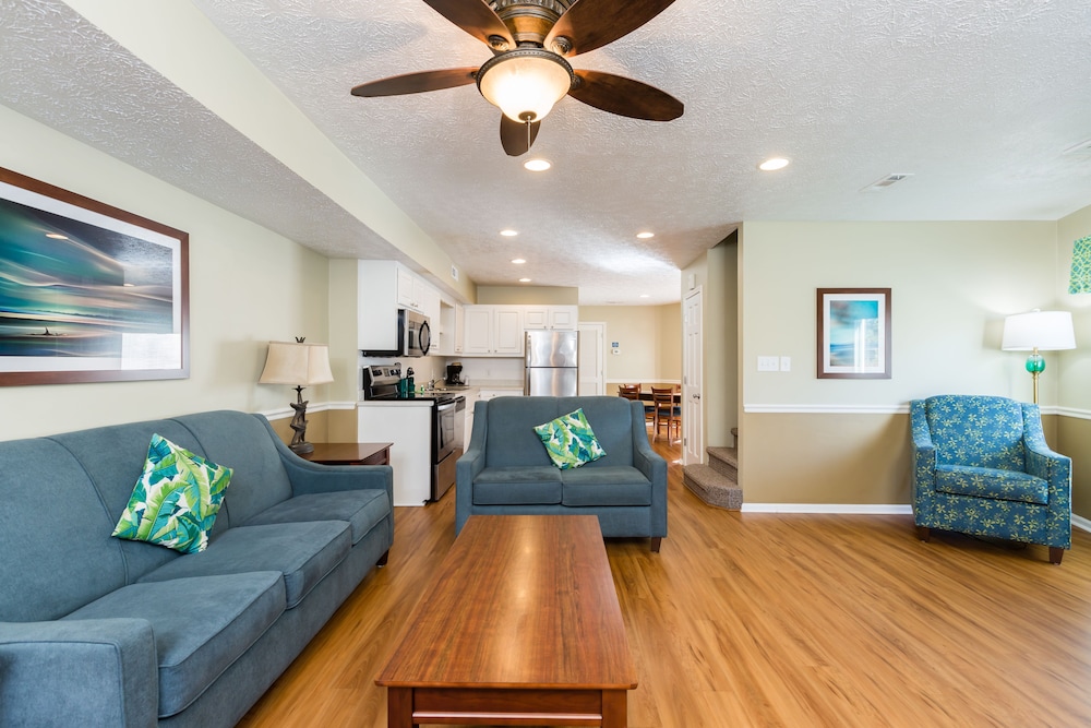 Condo, 3 Bedrooms - Photo 25