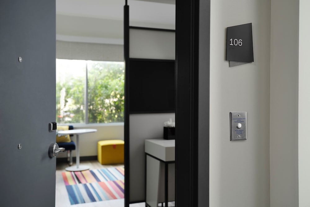 aloft, Room, 2 Queen Beds