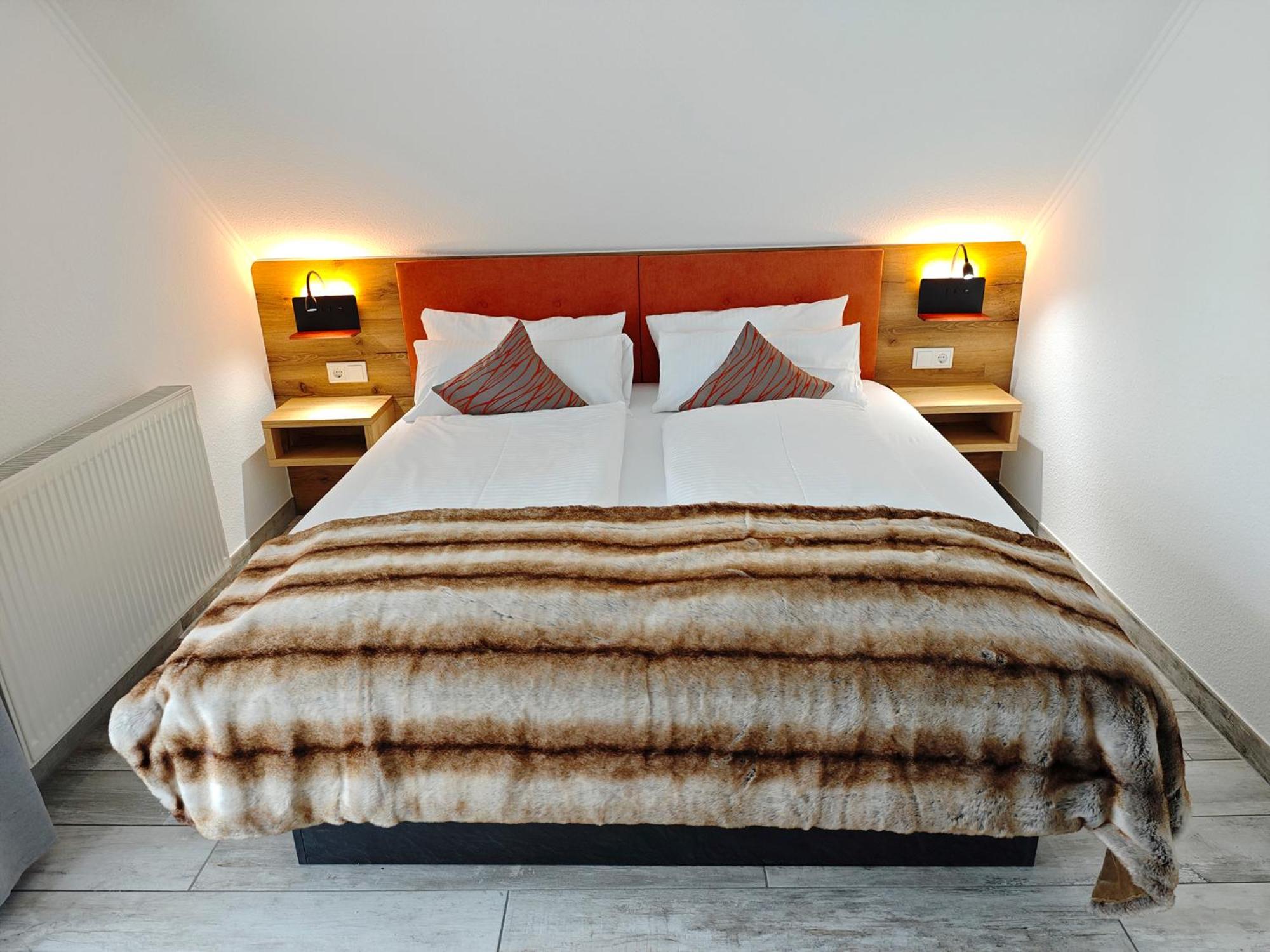 Suite with Lake View - Photo 5