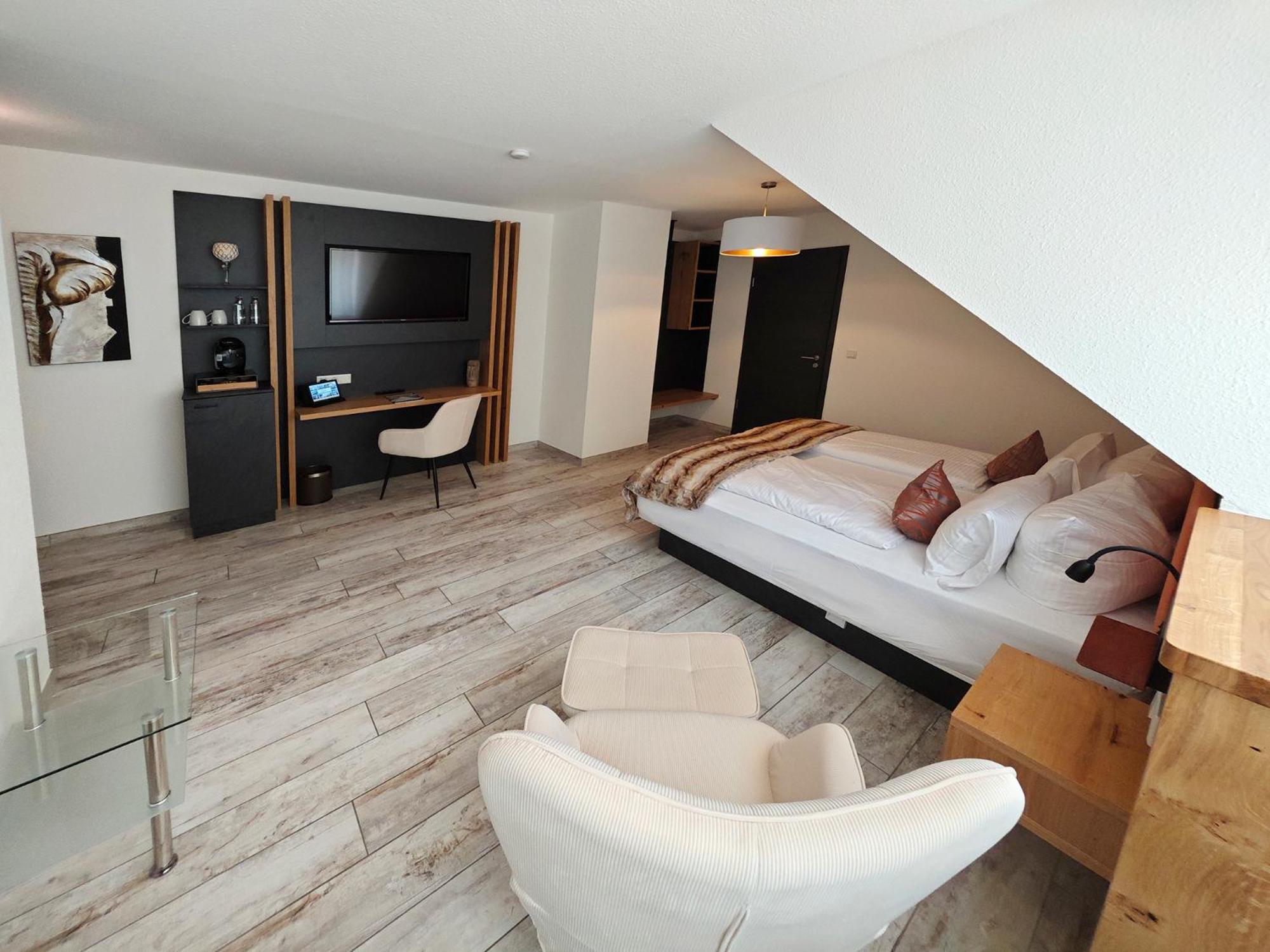 Deluxe Family Room - Photo 1