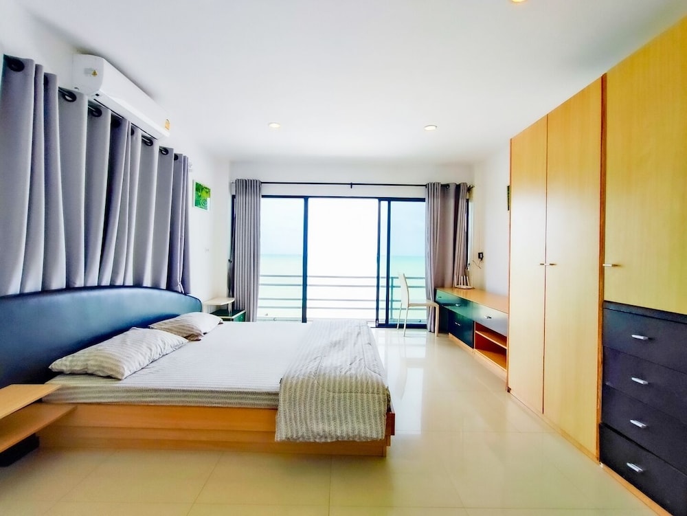 Villa photo 1