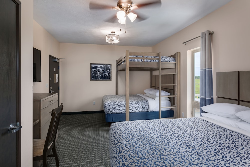 Room, 2 Bedrooms (Lakefront, Larger) photo 3