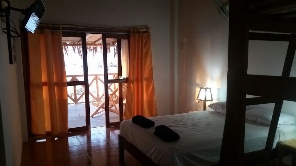Quadruple Room, Terrace, Beach View photo 1