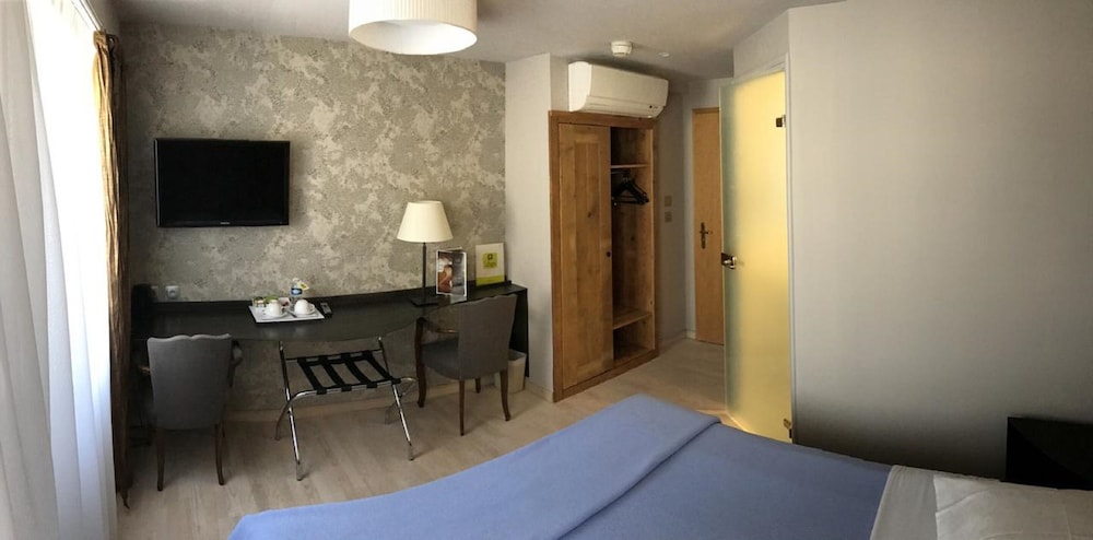 Standard Double Room - Photo 3