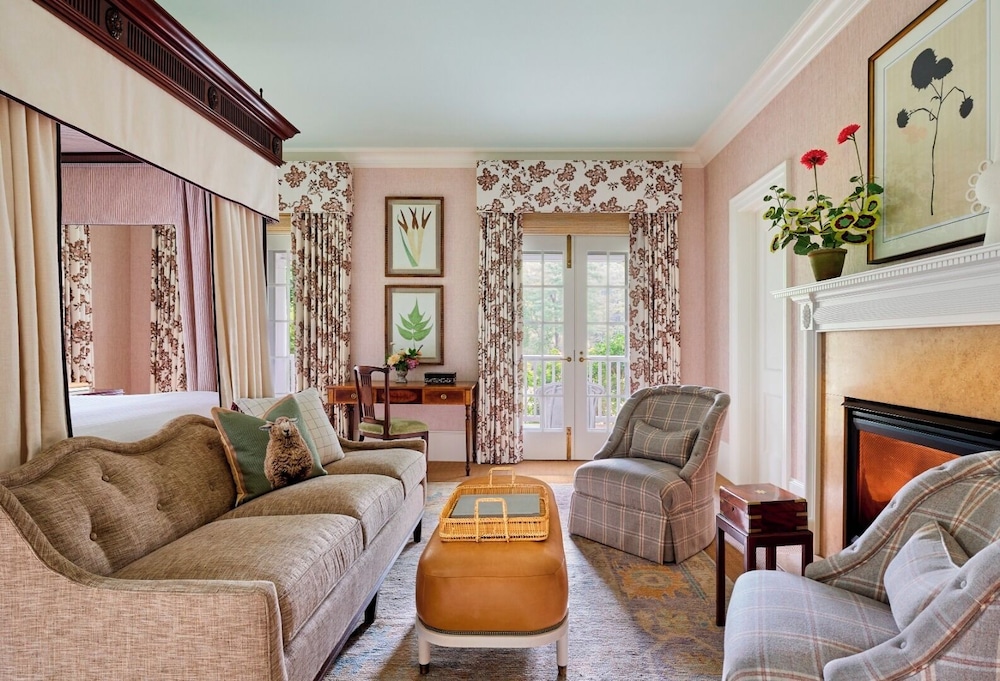 Signature Room, 1 King Bed, Fireplace photo 2