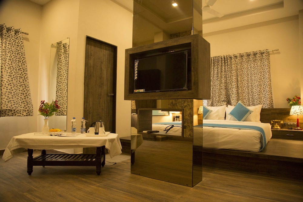 Superior Suite, 1 Double Bed, Non Smoking photo 2