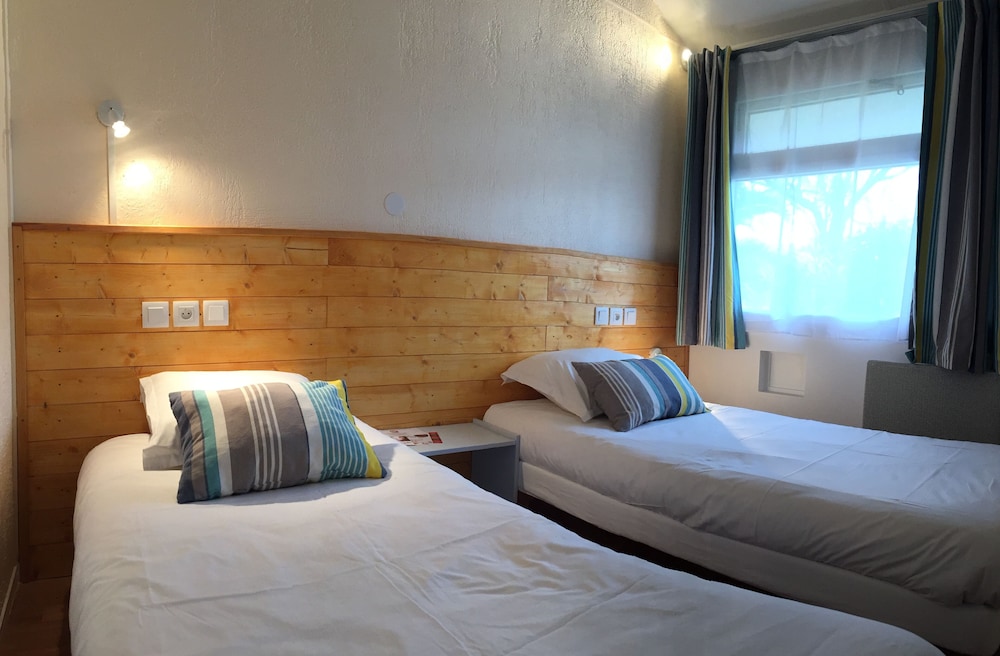 Double or Twin Room - Photo 5