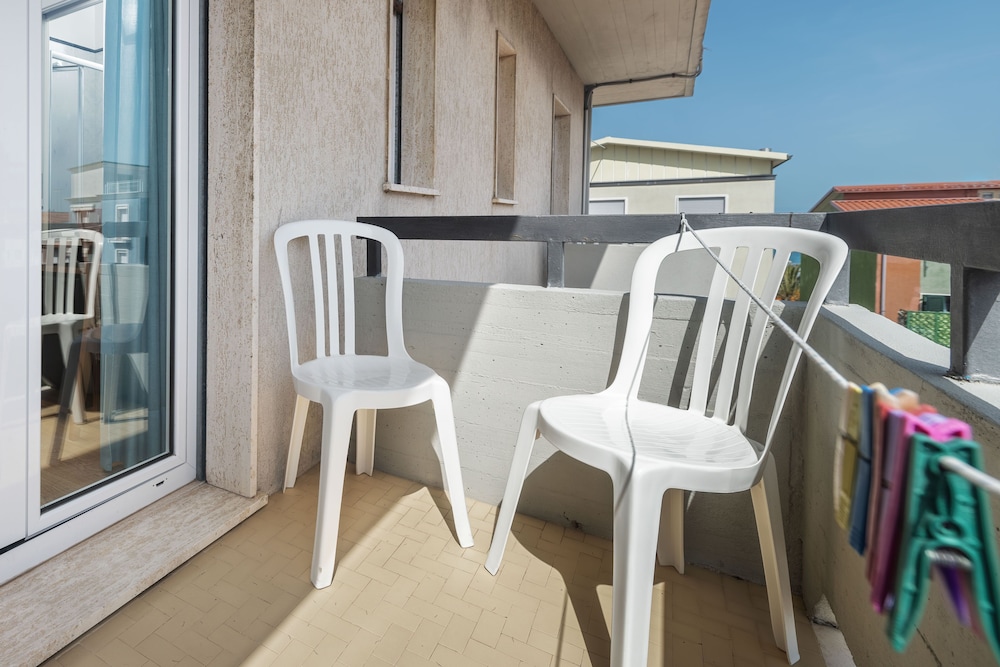 Standard Triple Room, Balcony photo 2