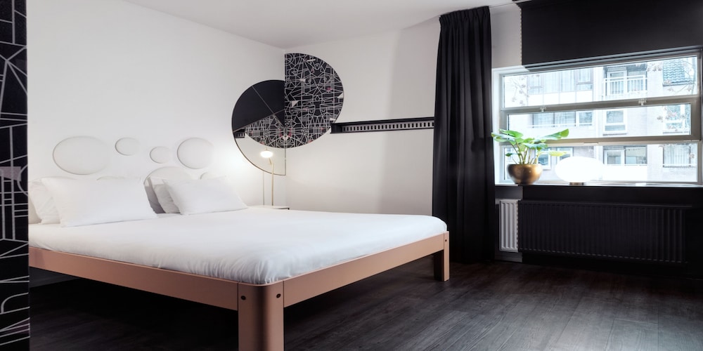 Classic Double Room, 1 King Bed photo 3