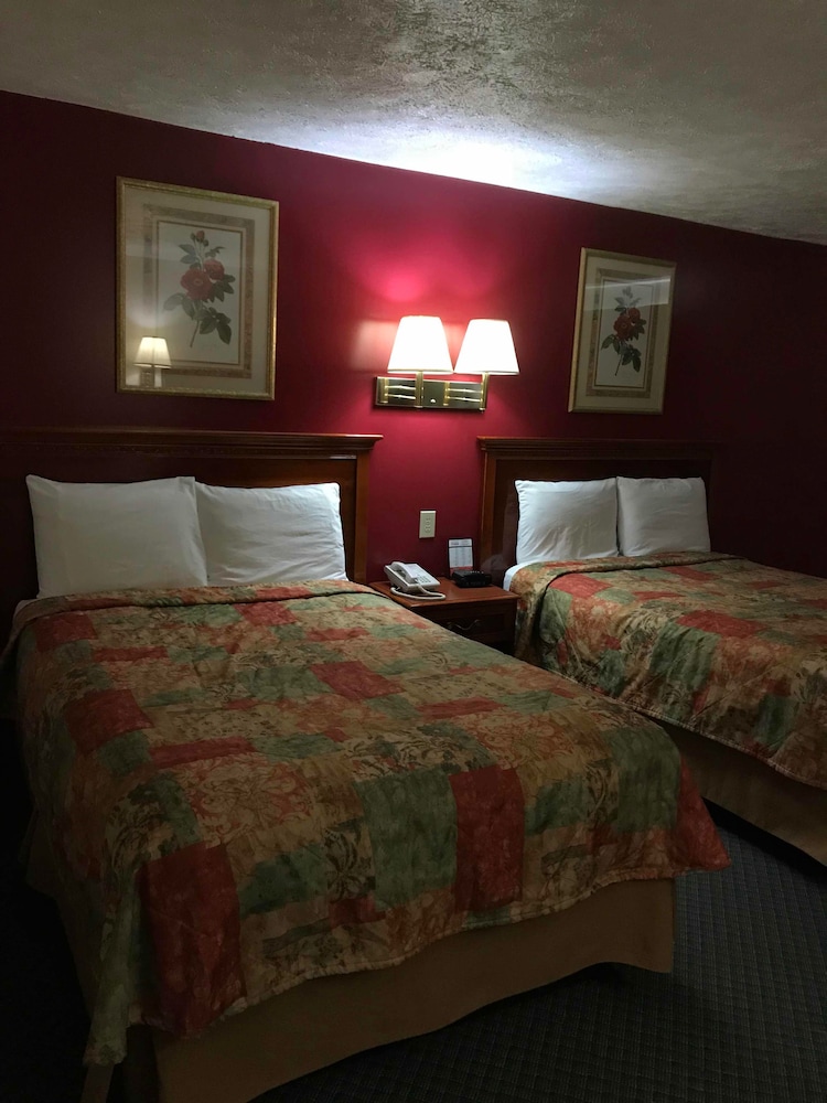 Standard Room, 2 Double Beds - Photo 1