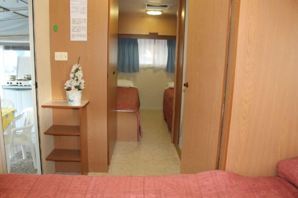 Caravan Aqua photo 1