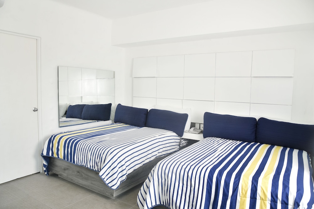 Standard Room, 2 Double Beds, Non Smoking - Photo 12